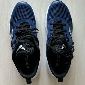 Saucony Axon 3 Sneaker Blue  - Youth 4